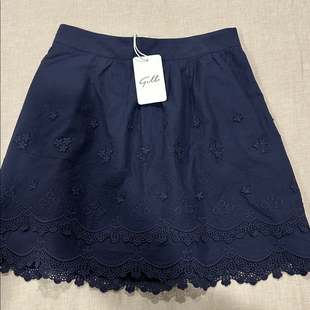 Gilli Navy Blue Eyelet Embroidered Scalloped Hem Skort -size small 
NWT